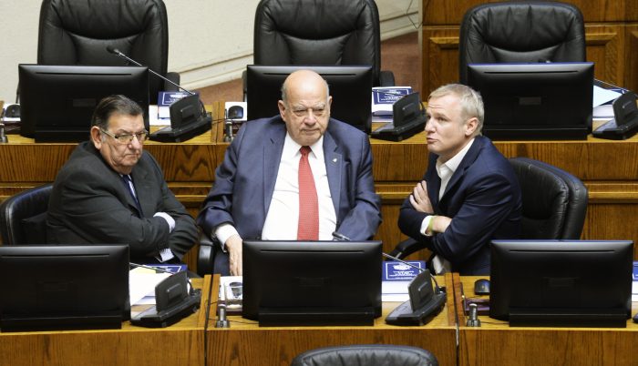 Militantes del PS piden al Tribunal Supremo las “máximas medidas sancionadoras” contra Insulza y Quinteros Militantes del PS piden al Tribunal Supremo las “máximas medidas sancionadoras” contra Insulza y Quinteros