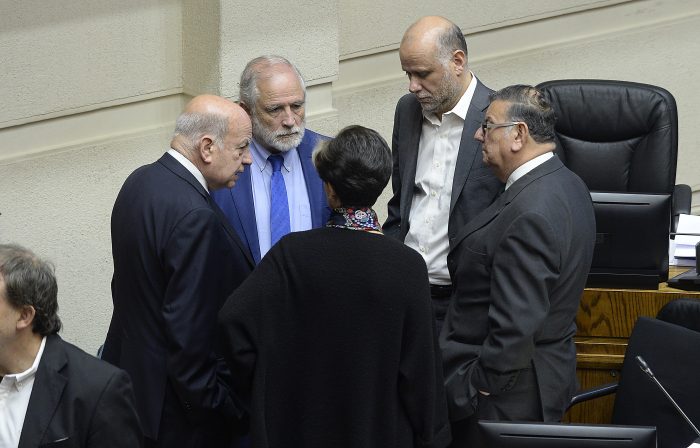 Militantes PS: Insulza y Quinteros “han causado un inestimable daño a la imagen del partido” Militantes PS: Insulza y Quinteros “han causado un inestimable daño a la imagen del partido”