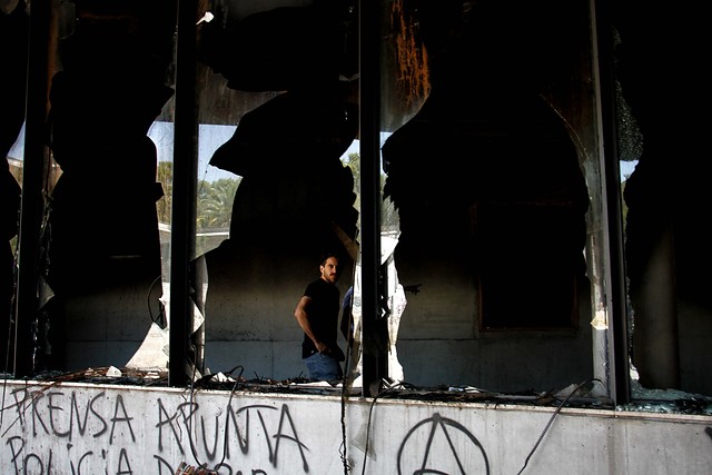 Investigación apunta a un grupo de 10 encapuchados como posibles autores del incendio al Museo Violeta Parra Investigación apunta a un grupo de 10 encapuchados como posibles autores del incendio al Museo Violeta Parra