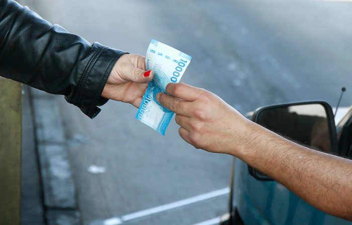 Sueldo mínimo aumentará 18 mil pesos desde el 1 de marzo Sueldo mínimo aumentará 18 mil pesos desde el 1 de marzo