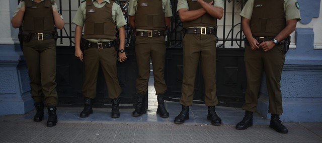 La Moneda mantiene férreo blindaje a Carabineros: ministro Ward sostiene que “ningún efectivo se levanta en la mañana con la intención de violar los DD.HH.” La Moneda mantiene férreo blindaje a Carabineros: ministro Ward sostiene que “ningún efectivo se levanta en la mañana con la intención de violar los DD.HH.”