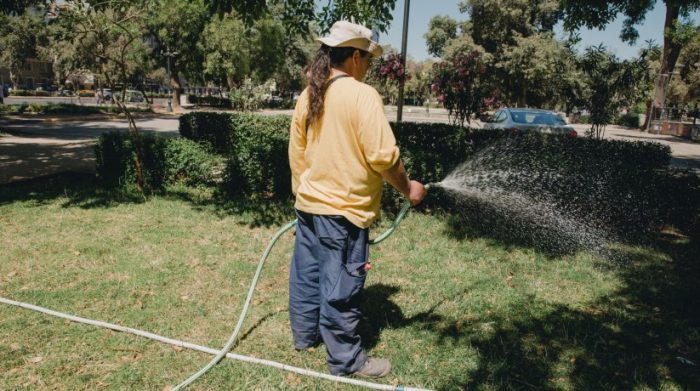 Restricción hídrica: ordenanza municipal permite multar el lavado de aceras y estacionamientos públicos Restricción hídrica: ordenanza municipal permite multar el lavado de aceras y estacionamientos públicos
