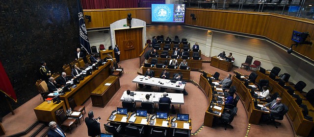 Proyecto para congelar por un año alzas de las isapres fue declarado inadmisible por el Senado Proyecto para congelar por un año alzas de las isapres fue declarado inadmisible por el Senado