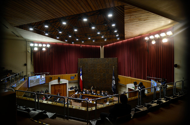 Senadores UDI, PPD, DC y RN hacen frente común contra la rebaja transitoria de la dieta parlamentaria acordada en la Cámara Senadores UDI, PPD, DC y RN hacen frente común contra la rebaja transitoria de la dieta parlamentaria acordada en la Cámara