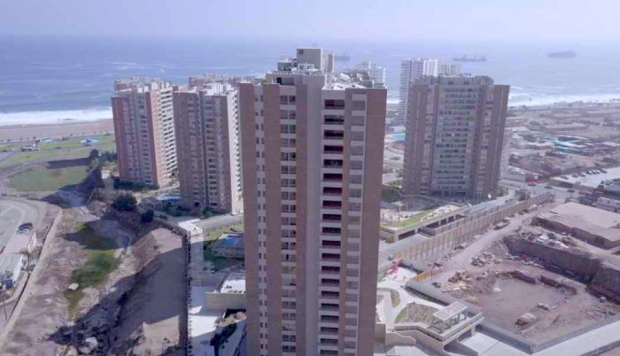 A diez años del 27F, la evolución de los edificios con sistema antisísmico A diez años del 27F, la evolución de los edificios con sistema antisísmico