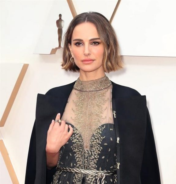 Con un mensaje oculto Natalie Portman reconoce a las directoras que no fueron nominadas en los Oscar Con un mensaje oculto Natalie Portman reconoce a las directoras que no fueron nominadas en los Oscar