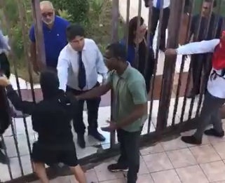 Estudiantes secundarios efectuaron disturbios en jornada de regreso a clases en Antofagasta Estudiantes secundarios efectuaron disturbios en jornada de regreso a clases en Antofagasta