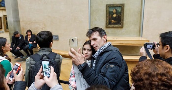 No es (sólo) vanidad: los selfis en los museos también son una forma de comunicarnos No es (sólo) vanidad: los selfis en los museos también son una forma de comunicarnos