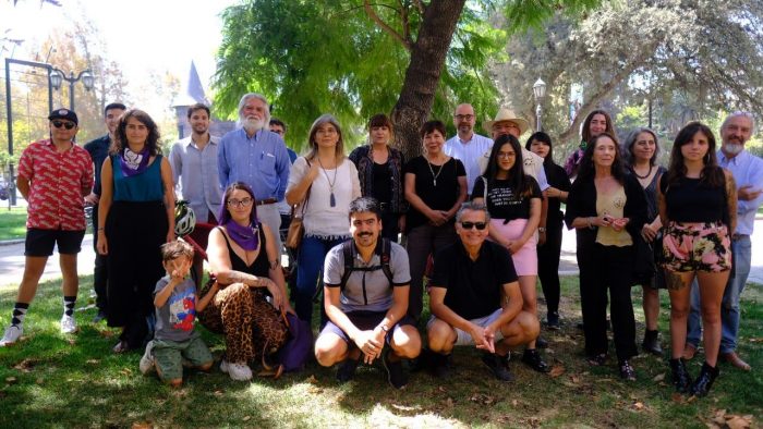 Atria inscribe partido “Fuerza Común”: “Necesitamos un triunfo resonante del apruebo y en la Convención Constitucional” Atria inscribe partido “Fuerza Común”: “Necesitamos un triunfo resonante del apruebo y en la Convención Constitucional”