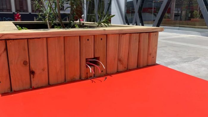 No duraron ni un día: Roban enchufes de plaza recién inaugurada en Arica No duraron ni un día: Roban enchufes de plaza recién inaugurada en Arica
