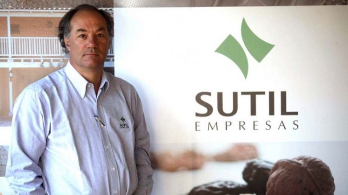 Las volteretas de Juan Sutil, el agricultor que impulsa la polémica carretera hídrica y que va por la presidencia de la CPC Las volteretas de Juan Sutil, el agricultor que impulsa la polémica carretera hídrica y que va por la presidencia de la CPC