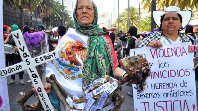 Millones de mujeres marcharon en todo el mundo en el Día de la Mujer para repudiar la violencia y pedir por la igualdad de género Millones de mujeres marcharon en todo el mundo en el Día de la Mujer para repudiar la violencia y pedir por la igualdad de género
