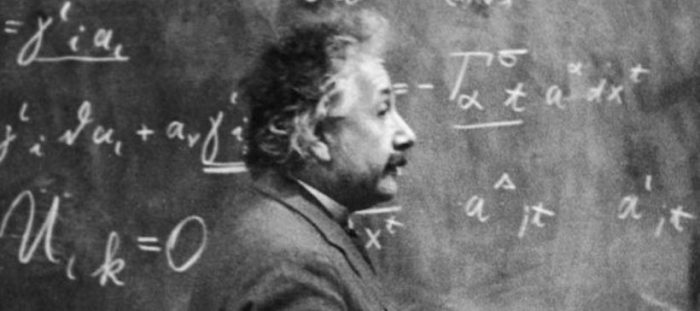 Christophe Galfard, discípulo de Stephen Hawking: “La ecuación E=mc² de Albert Einstein le dio forma a todo el siglo XX” Christophe Galfard, discípulo de Stephen Hawking: “La ecuación E=mc² de Albert Einstein le dio forma a todo el siglo XX”