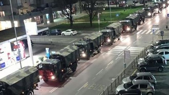 Coronavirus en Italia: las imágenes de los vehículos militares cargados con ataúdes en Bérgamo que han impactado a los italianos Coronavirus en Italia: las imágenes de los vehículos militares cargados con ataúdes en Bérgamo que han impactado a los italianos