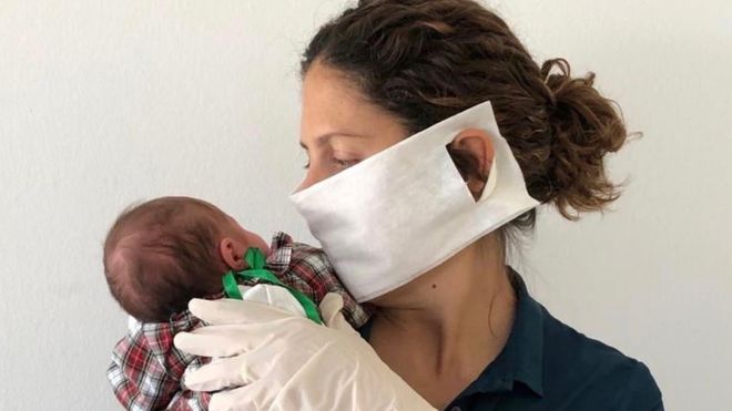Coronavirus en Italia | “Aún no he podido darle un besito a mi hija”: la dura realidad de dar a luz cuando se tiene covid-19 Coronavirus en Italia | “Aún no he podido darle un besito a mi hija”: la dura realidad de dar a luz cuando se tiene covid-19