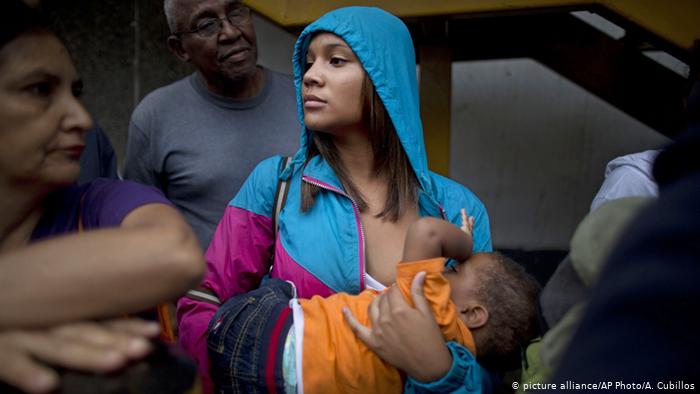 Maduro invita a todas las venezolanas a parir por la patria Maduro invita a todas las venezolanas a parir por la patria