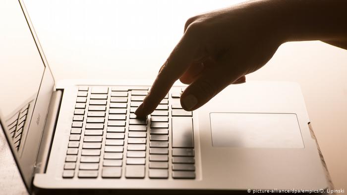 EE.UU. cierra sitio de internet por estafa sobre COVID-19 EE.UU. cierra sitio de internet por estafa sobre COVID-19