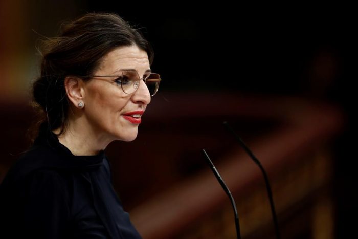 Gobierno español prohíbe despedir trabajadores durante la crisis del COVID-19 Gobierno español prohíbe despedir trabajadores durante la crisis del COVID-19