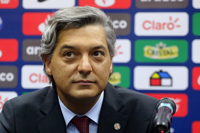 ANFP y presidentes del fútbol chileno evalúan rebaja en los salarios de los futbolistas mientras dure la pandemia del coronavirus ANFP y presidentes del fútbol chileno evalúan rebaja en los salarios de los futbolistas mientras dure la pandemia del coronavirus