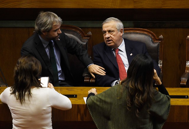 Un llamado a “actuar pensando en el bien del país y no en un proceso electoral próximo”: ministros critican gestión de alcaldes ante pandemia del Covid-19 Un llamado a