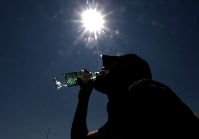 A preparar el bloqueador: Meteorología emite alerta de evento de altas temperaturas en la zona central del país A preparar el bloqueador: Meteorología emite alerta de evento de altas temperaturas en la zona central del país