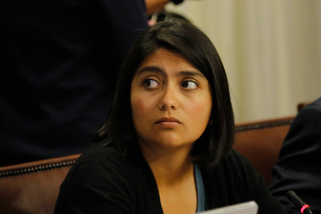 Diputada Camila Rojas (Comunes) por calendario escolar del Mineduc: “Sólo genera más incertidumbre” Diputada Camila Rojas (Comunes) por calendario escolar del Mineduc: “Sólo genera más incertidumbre”