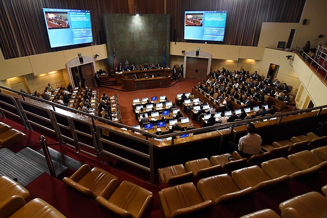 Cámara aprueba postergación de plebiscito para octubre a pesar de intento de sector UDI y Evópoli por hacerlo caer