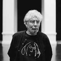 MAC homenajea a Néstor Olhagaray exhibiendo obras claves de su trayectoria