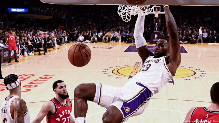 NBA suspende temporada luego que jugador francés diera positivo por coronavirus NBA suspende temporada luego que jugador francés diera positivo por coronavirus