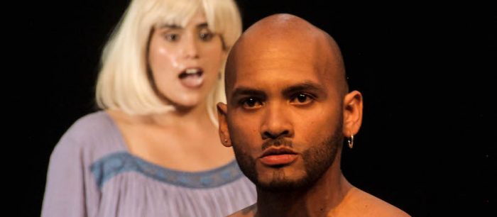 Migrantes protagonizan “Negro Qliao” obra que reflexiona sobre los cuerpos en tránsitos Migrantes protagonizan “Negro Qliao” obra que reflexiona sobre los cuerpos en tránsitos