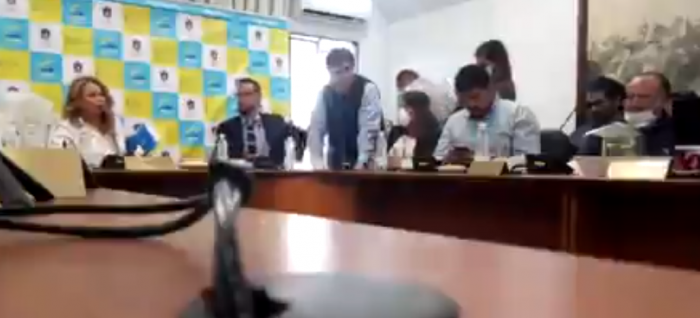 “Ojalá no les dé el coronavirus”: la furia de la alcaldesa Cathy Barriga en pleno concejo municipal