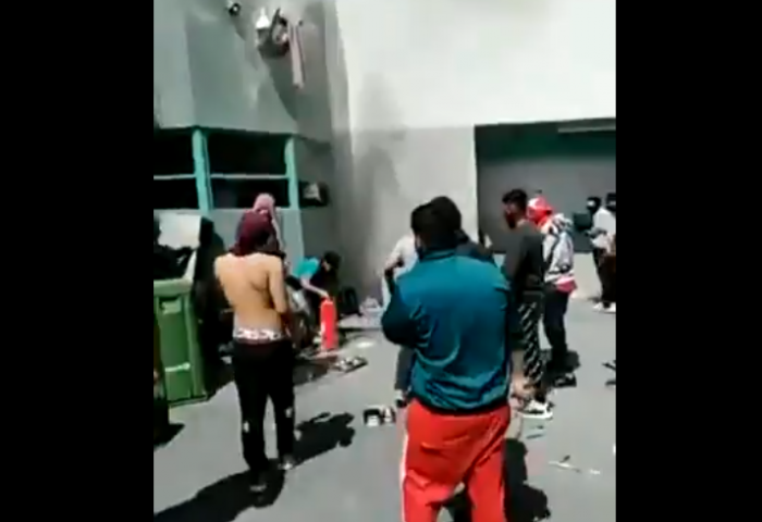 “Desde ayer, la institución estaba en conocimiento de esta situación”: Gendarmería planificó procedimiento para evitar fuga masiva de reos en Santiago 1 “Desde ayer, la institución estaba en conocimiento de esta situación