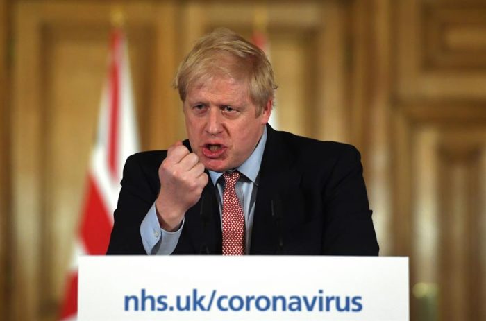Hasta que entendió: Boris Johnson ordena tres semanas de cuarentena obligatoria en el Reino Unido Hasta que entendió: Boris Johnson ordena tres semanas de cuarentena obligatoria en el Reino Unido