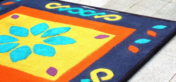 Muestra “Alfombras de Aserrín, Tradición de la Semana Santa en Guatemala” en Centro Cultural La Moneda Muestra “Alfombras de Aserrín, Tradición de la Semana Santa en Guatemala” en Centro Cultural La Moneda