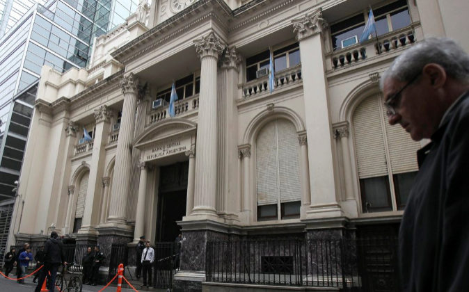 Argentina recorta tasa en medio de apuestas de precios a la baja Argentina recorta tasa en medio de apuestas de precios a la baja