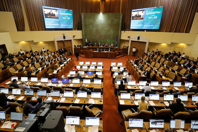 “Honorables”, la novela que desnuda el Parlamento como nido de intrigas y uso poco transparente de recursos “Honorables”, la novela que desnuda el Parlamento como nido de intrigas y uso poco transparente de recursos