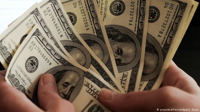 Dólar cierra la semana con fuerte caída y llega su menor valor desde comienzos de marzo Dólar cierra la semana con fuerte caída y llega su menor valor desde comienzos de marzo