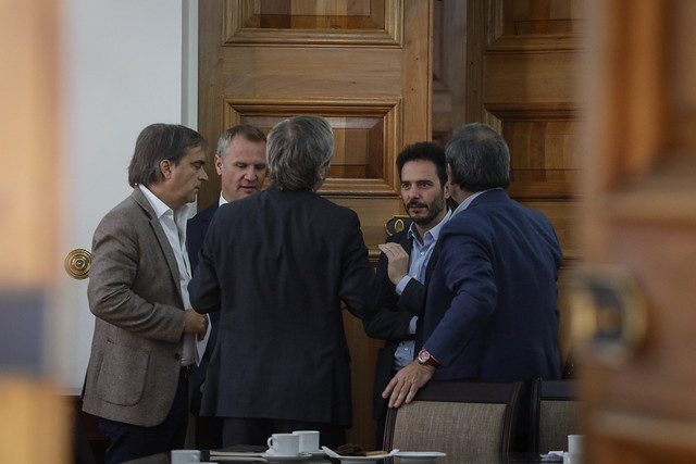El round Allamand – Larraín Matte por la arremetida del senador RN contra el ministro Blumel El round Allamand - Larraín Matte por la arremetida del senador RN contra el ministro Blumel