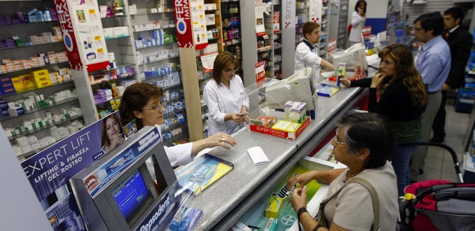 Trabajadores de las farmacias, en la trinchera contra el coronavirus y las autoridades Trabajadores de las farmacias, en la trinchera contra el coronavirus y las autoridades