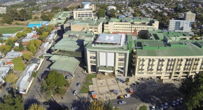 35 funcionarios del hospital de Los Ángeles en cuarentena tras confirmarse que médico estaba contagiado con Covid-19 35 funcionarios del hospital de Los Ángeles en cuarentena tras confirmarse que médico estaba contagiado con Covid-19