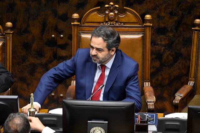 A dos días de dejar la presidencia del Senado, Jaime Quintana propone que Piñera entregue al Congreso parte de sus facultades A dos días de dejar la presidencia del Senado, Jaime Quintana propone que Piñera entregue al Congreso parte de sus facultades