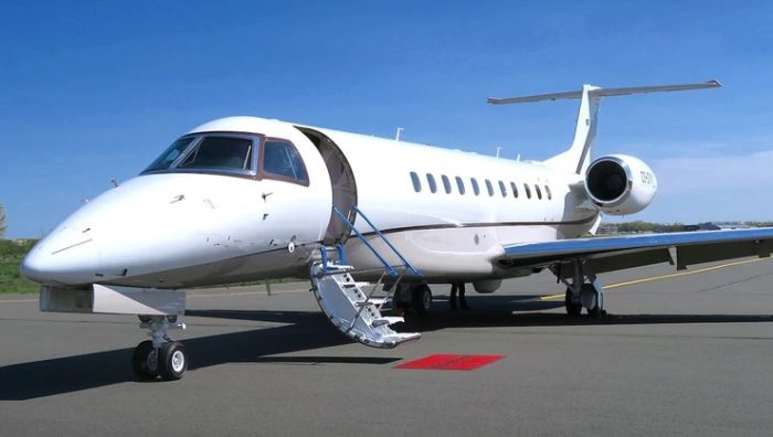 Los ricos corren a contratar aviones privados para volver a casa Los ricos corren a contratar aviones privados para volver a casa