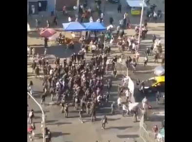 Alumnos del Instituto Nacional se manifestaron cortando el tránsito en el marco del inicio del año escolar Alumnos del Instituto Nacional se manifestaron cortando el tránsito en el marco del inicio del año escolar