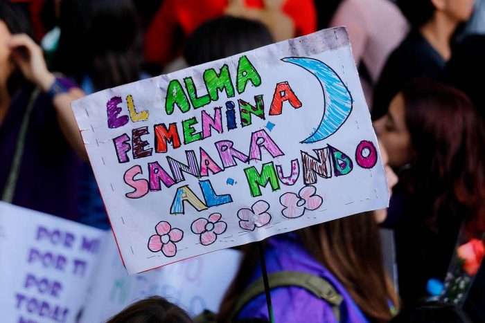 “Ni la tierra ni las mujeres son territorios de conquista”: ecofeminismos y el proceso constituyente “Ni la tierra ni las mujeres son territorios de conquista”: ecofeminismos y el proceso constituyente