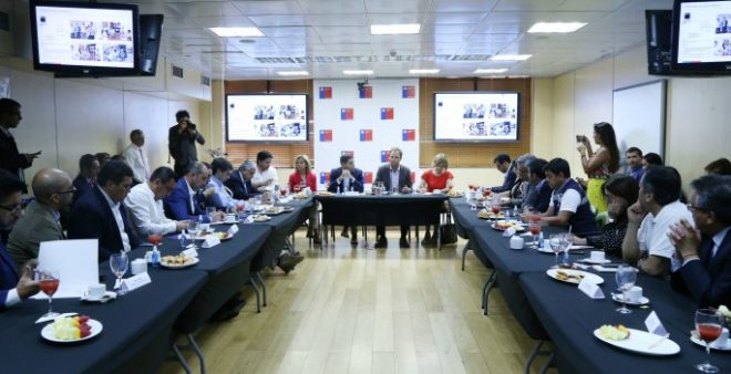 Pandemias y crisis política: respuestas locales a problemas globales Pandemias y crisis política: respuestas locales a problemas globales
