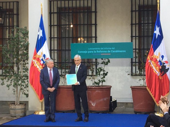 Piñera recibe informe para la reforma a Carabineros y minimiza todos los pecados que arrastra la institución