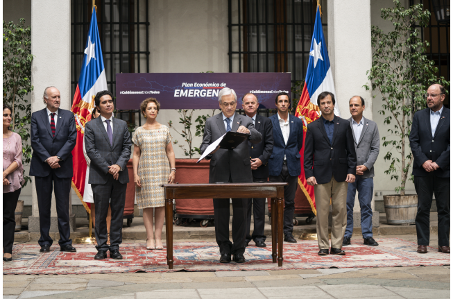 Presidente Piñera anuncia plan económico para enfrentar efectos de pandemia: 11.750 millones de dólares y utilizará facultad del 2% constitucional
