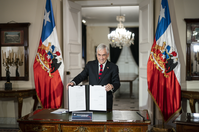 “No era posible poner en riesgo la salud de los chilenos”: Piñera promulga reforma que cambia fecha del plebiscito constitucional