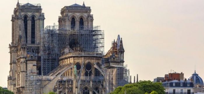 Notre Dame: los secretos científicos que asoman un año después del incendio que devastó la catedral Notre Dame: los secretos científicos que asoman un año después del incendio que devastó la catedral