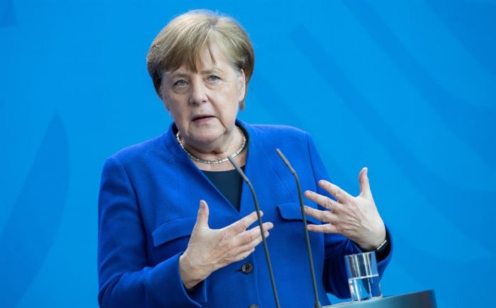 Merkel insta a no “poner en peligro los primeros éxitos” contra la COVID-19 ante reapertura parcial del comercio Merkel insta a no